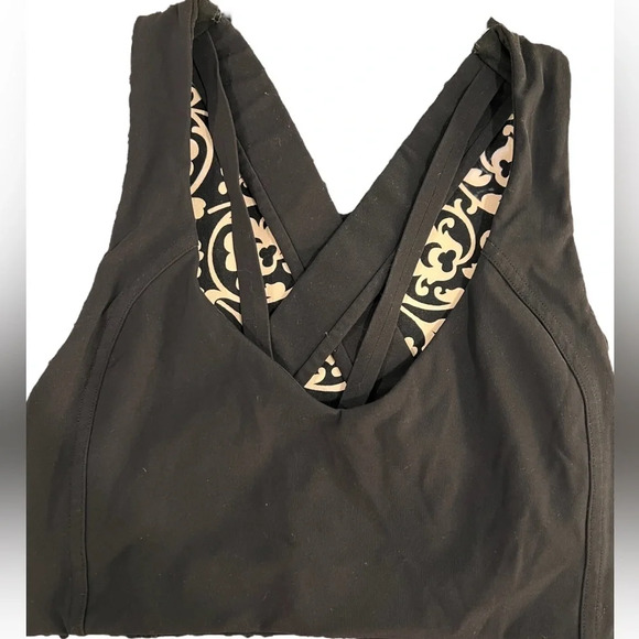 Lululemon sports bra, size 2 - Picture 1 of 6